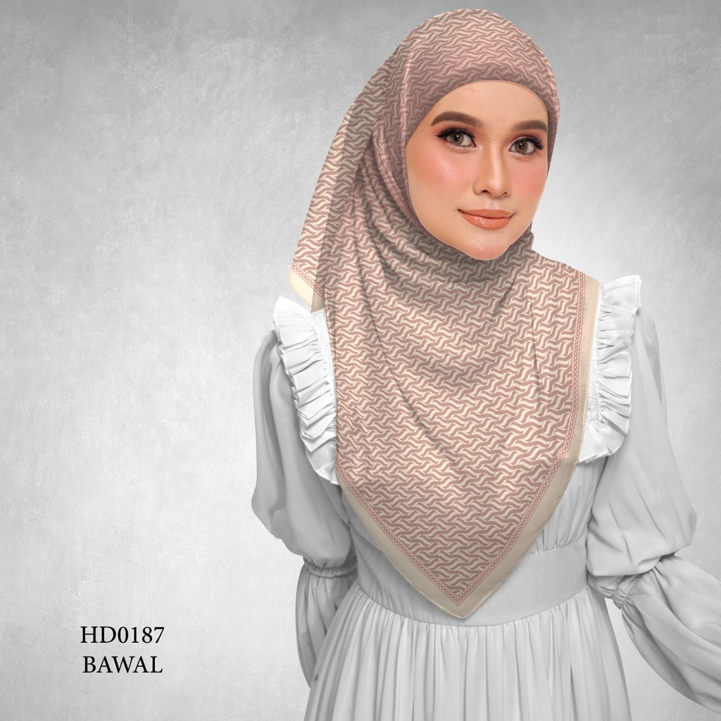 Tudung Bawal (Square Hijab) in HD0187